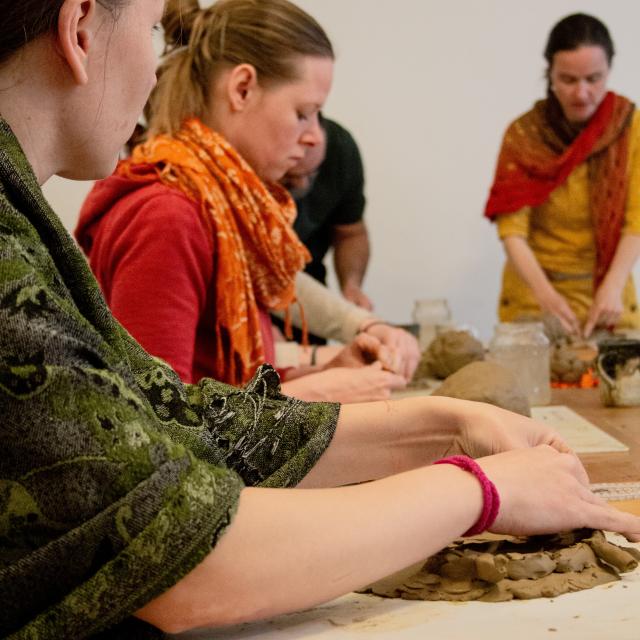 Léčebná pedagogika, umělecká a sociální terapie (dálkové studium)